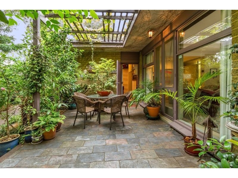 8 Walter Street, Glen Waverley VIC 3150