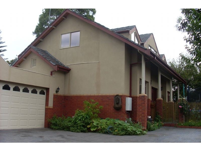 2/136 High Street Road, Ashwood VIC 3147