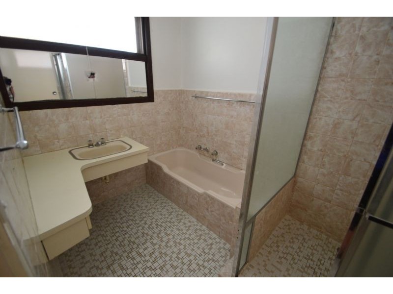 95 Hinkler Road East, Glen Waverley VIC 3150