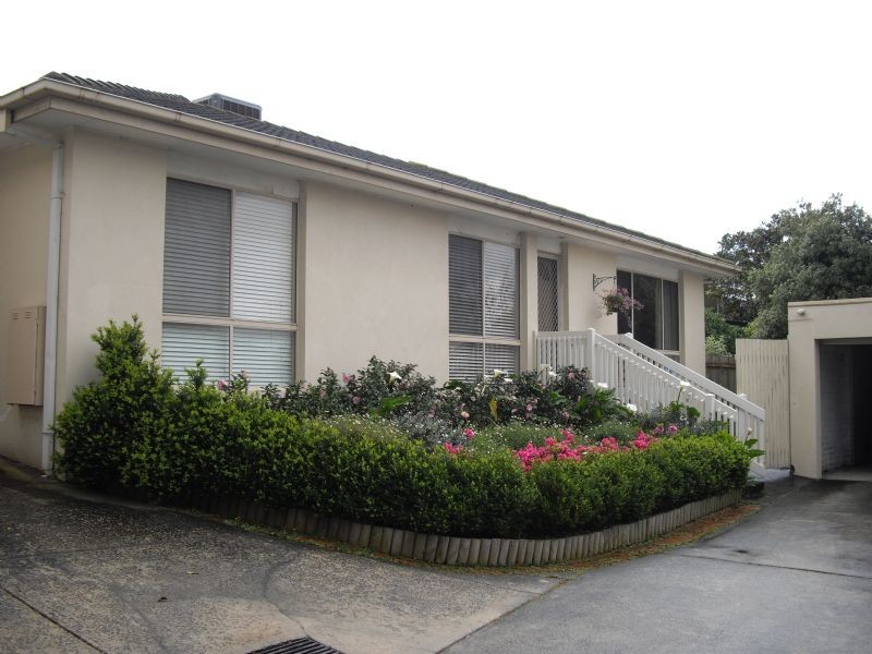 2/2 Stephensons Place, Mount Waverley VIC 3149