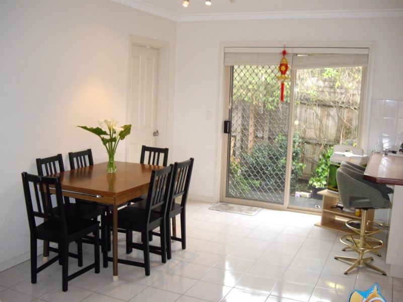 2/2 Stephensons Place, Mount Waverley VIC 3149