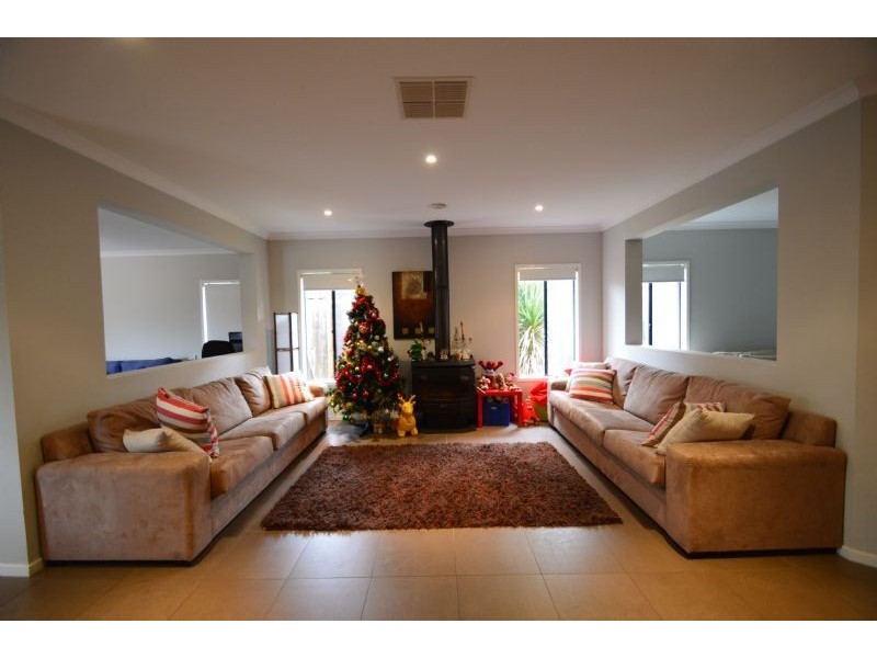 37 Camville Road, Mulgrave VIC 3170