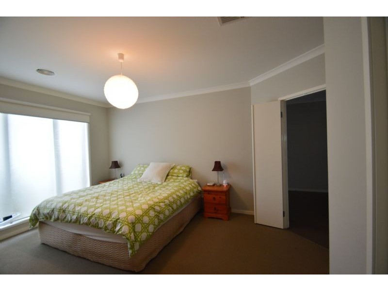 37 Camville Road, Mulgrave VIC 3170