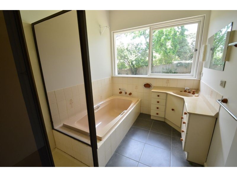 3 Kalmia Avenue, Mount Waverley VIC 3149