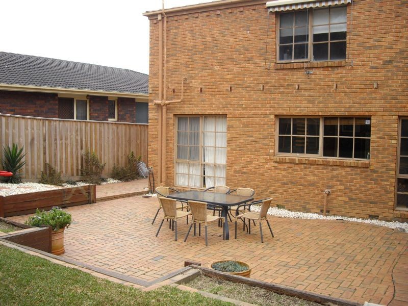 32 Chippendale Terrace, Burwood East VIC 3151