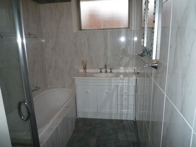 32 Folkestone Road, Glen Waverley VIC 3150