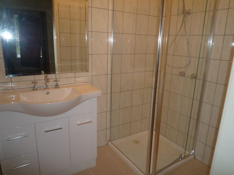 32 Folkestone Road, Glen Waverley VIC 3150