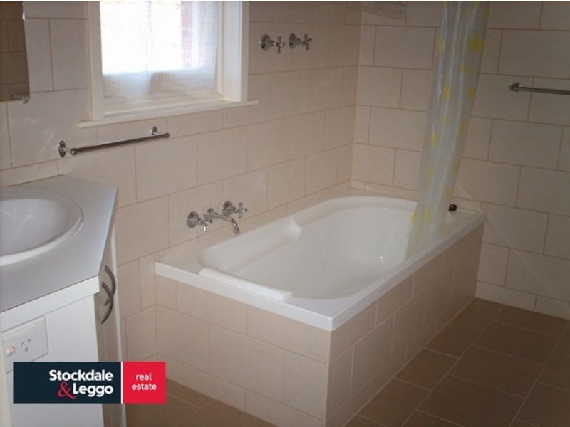 84 Parer Street, Burwood VIC 3125