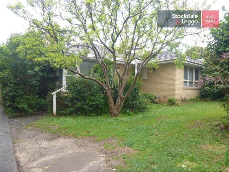 27 Wilson Road, Glen Waverley VIC 3150