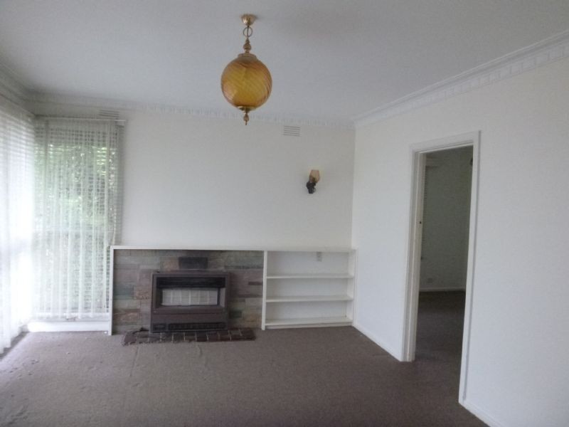 27 Wilson Road, Glen Waverley VIC 3150