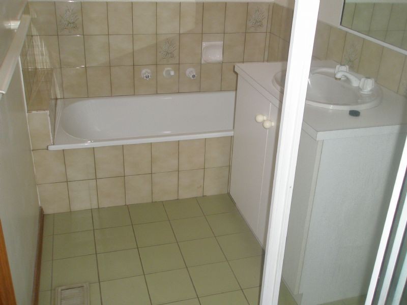 2/10 Bond Street, Mount Waverley VIC 3149