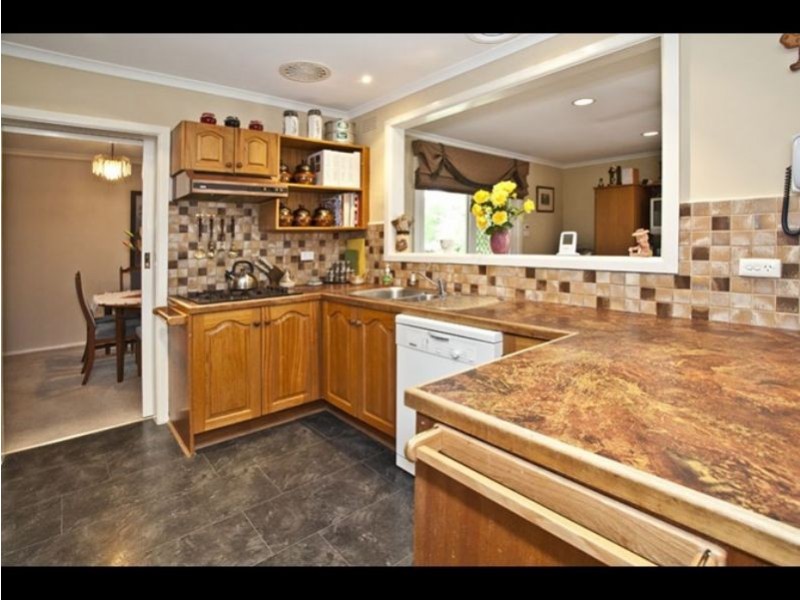 18 Gyton Avenue, Glen Waverley VIC 3150