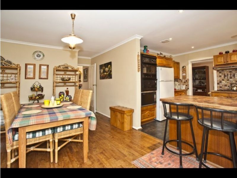 18 Gyton Avenue, Glen Waverley VIC 3150