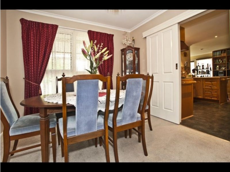 18 Gyton Avenue, Glen Waverley VIC 3150