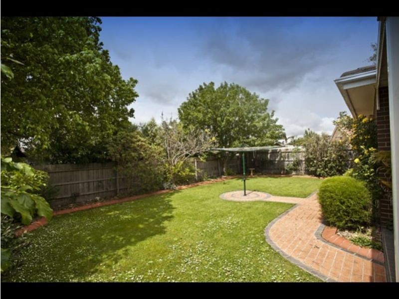 18 Gyton Avenue, Glen Waverley VIC 3150