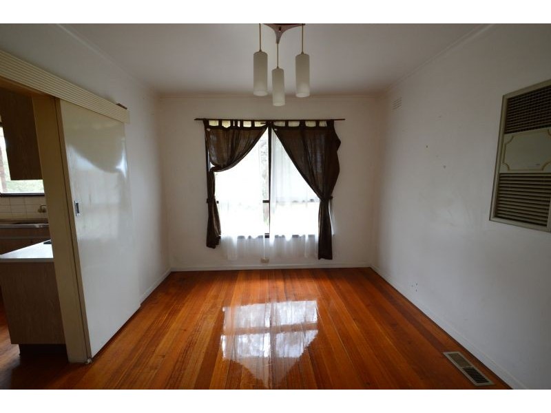 95 Hinkler Road East, Glen Waverley VIC 3150