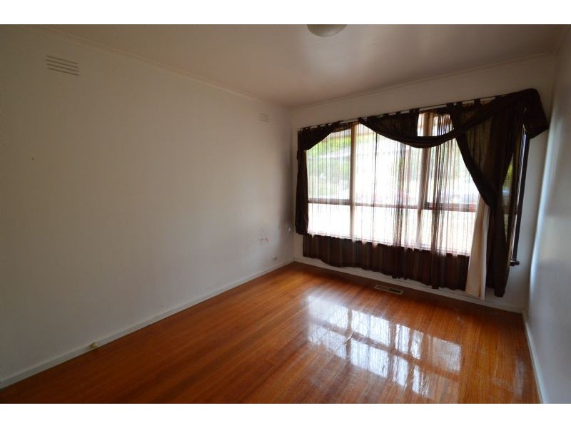 95 Hinkler Road East, Glen Waverley VIC 3150