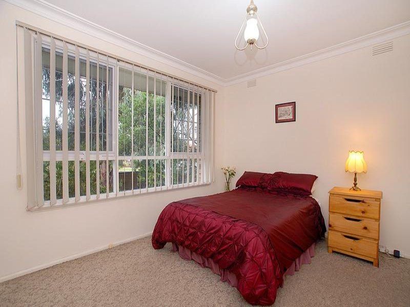 99 Watsons Road, Glen Waverley VIC 3150