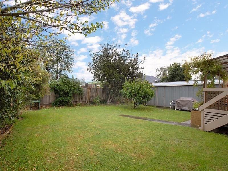 99 Watsons Road, Glen Waverley VIC 3150