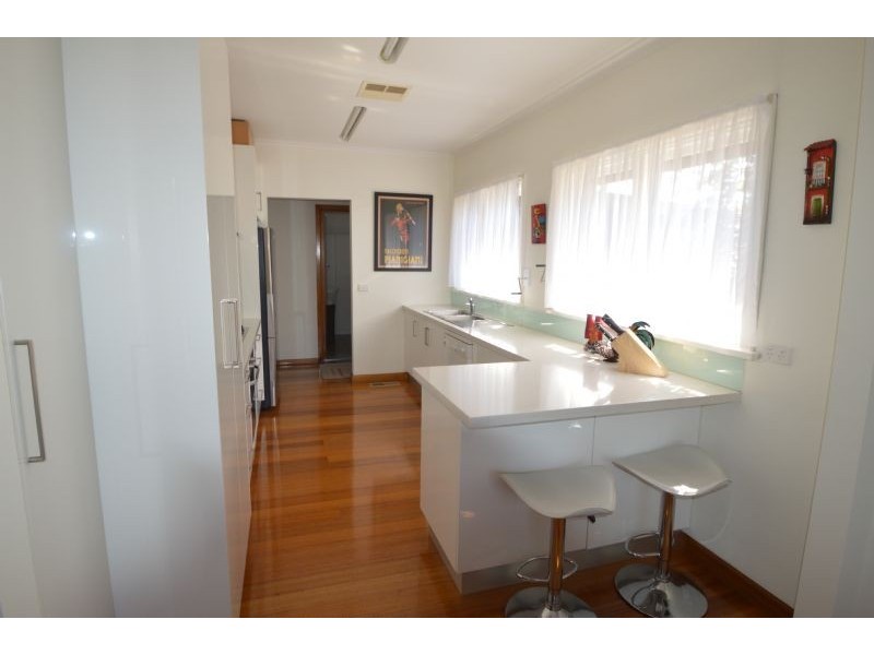 120 Blackburn Road, Glen Waverley VIC 3150