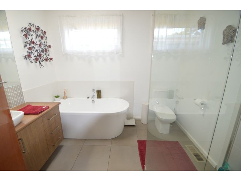 120 Blackburn Road, Glen Waverley VIC 3150