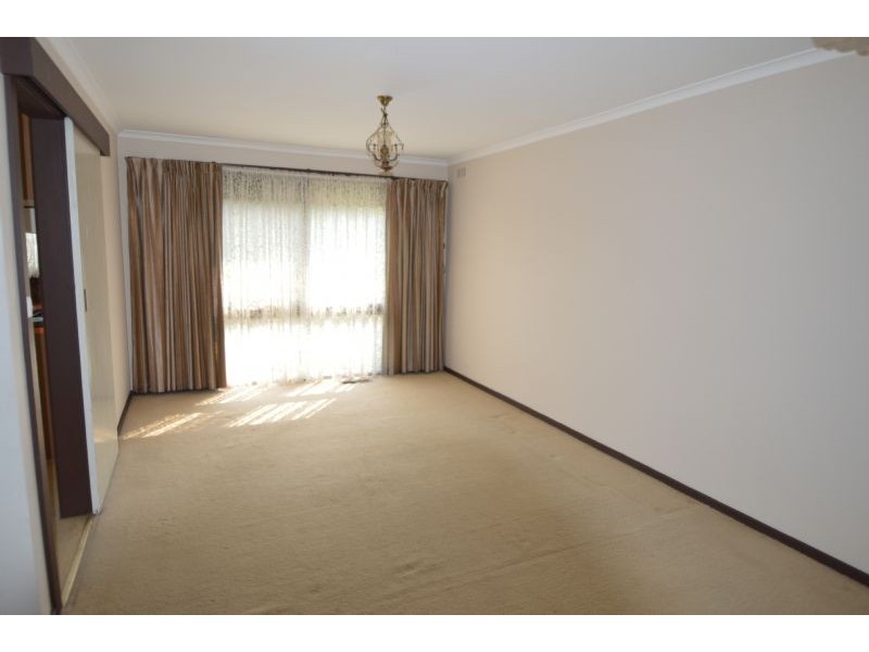 18 Garwain Parade, Glen Waverley VIC 3150