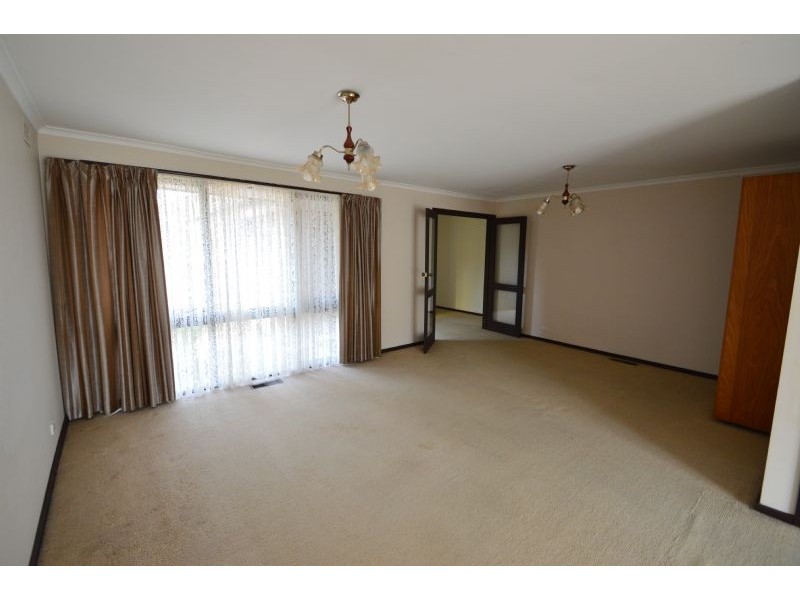 18 Garwain Parade, Glen Waverley VIC 3150