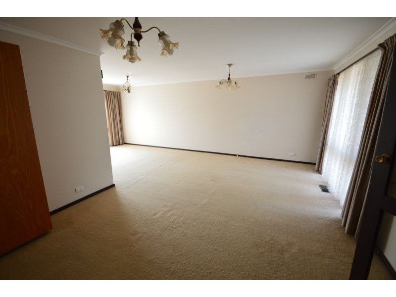 18 Garwain Parade, Glen Waverley VIC 3150