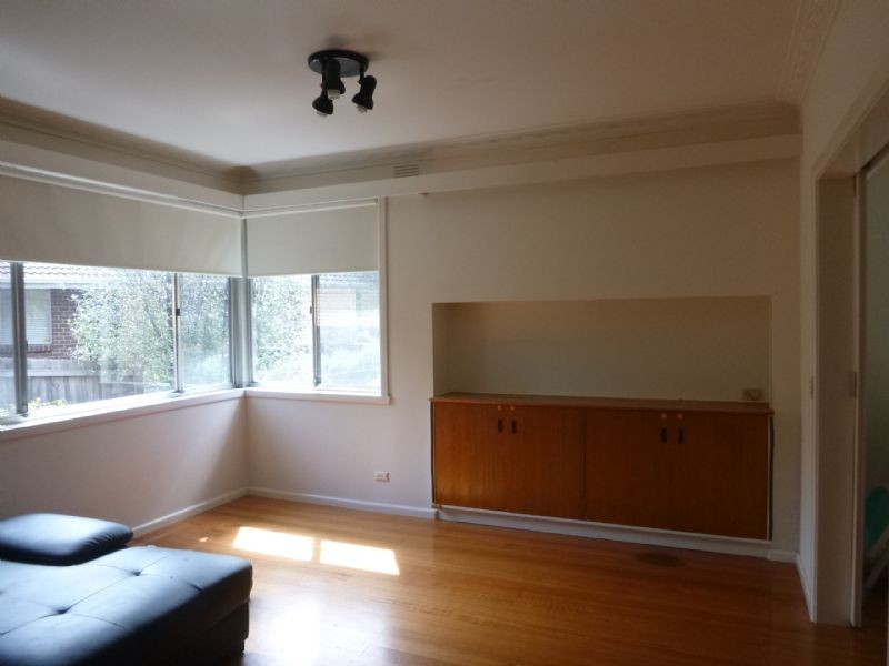 39 Packham Crescent, Glen Waverley VIC 3150