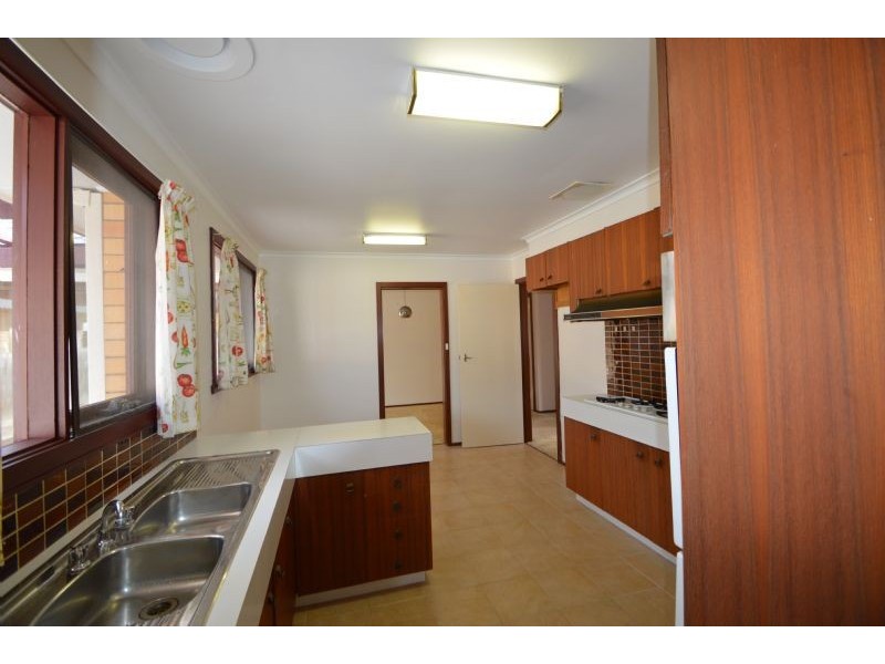 10 Worthing Avenue, Burwood East VIC 3151