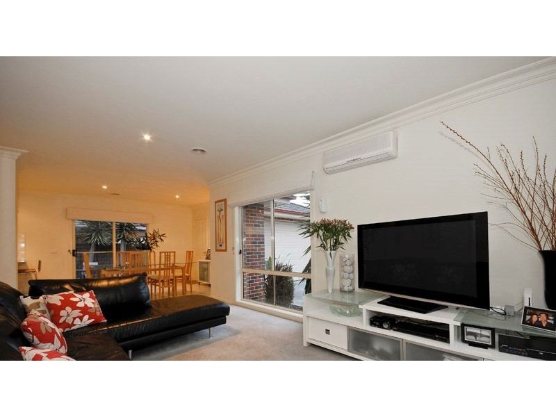 2/1387 High Street Road, Wantirna South VIC 3152