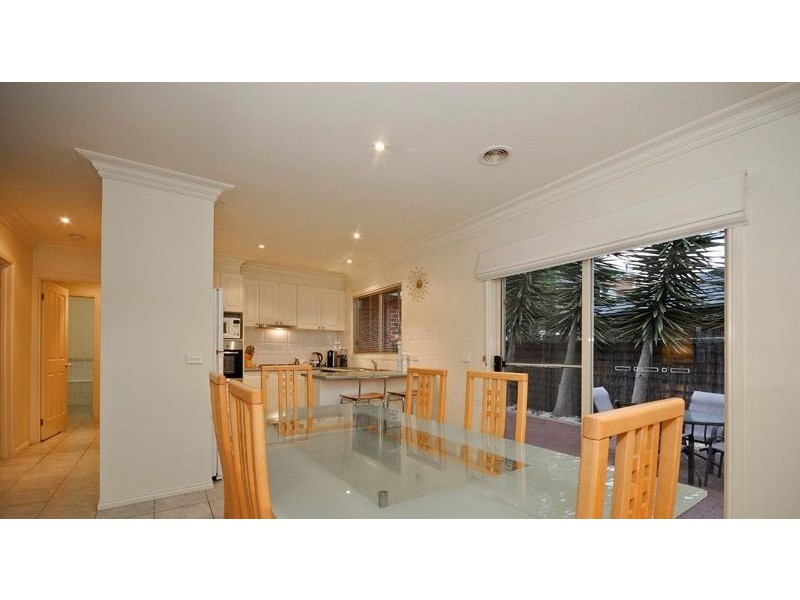 2/1387 High Street Road, Wantirna South VIC 3152