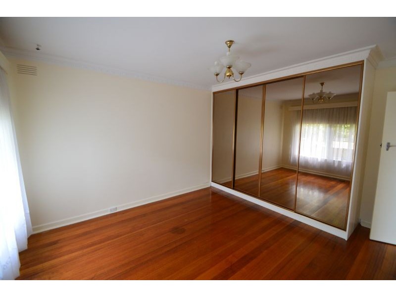 5 Viewpoint Avenue, Glen Waverley VIC 3150