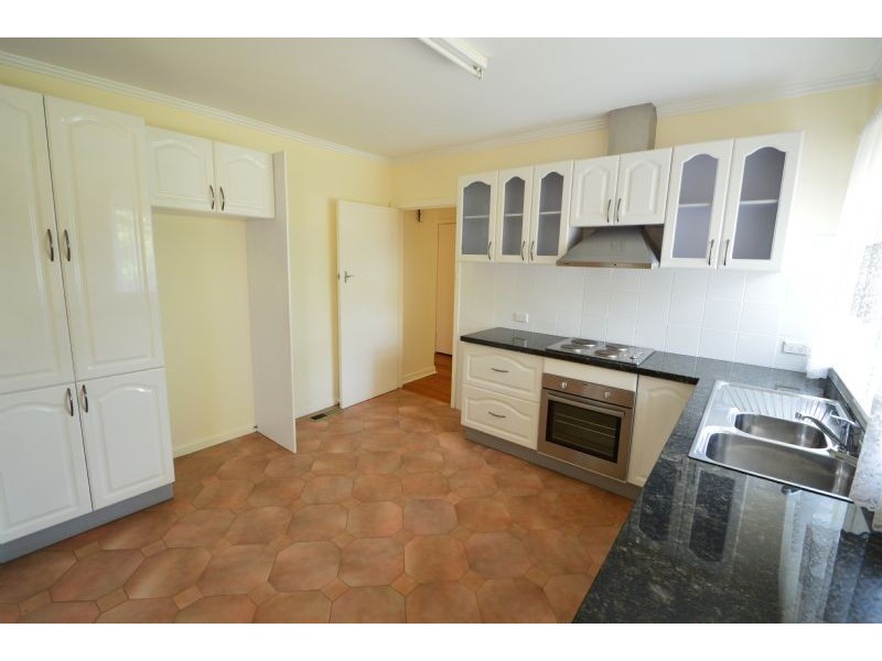 5 Viewpoint Avenue, Glen Waverley VIC 3150