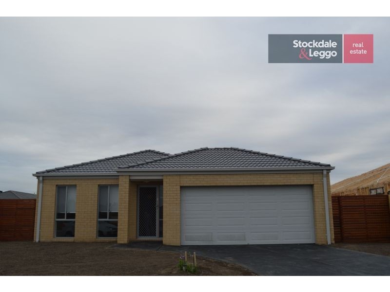 94 Linsell Boulevard, Cranbourne VIC 3977