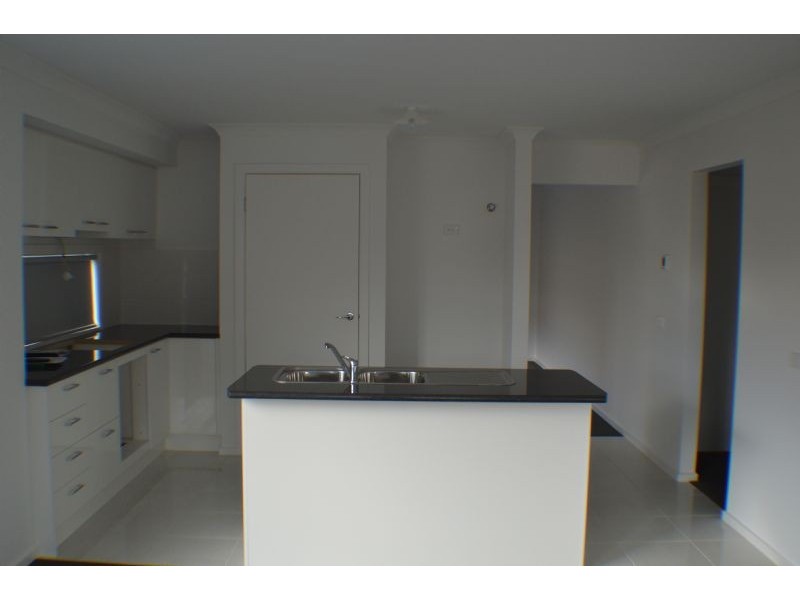 94 Linsell Boulevard, Cranbourne VIC 3977