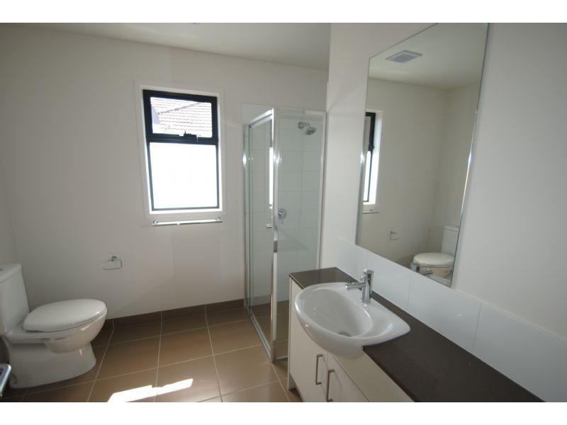 12/3 Close Avenue, Dandenong VIC 3175