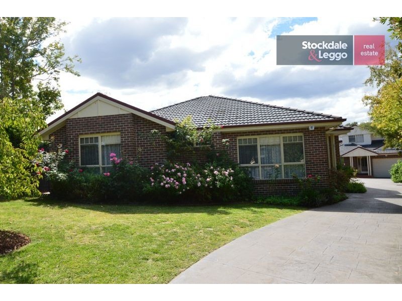 1/2 Hocking Court, Mount Waverley VIC 3149