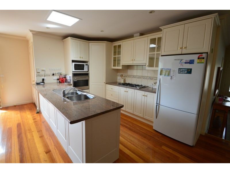 1/2 Hocking Court, Mount Waverley VIC 3149