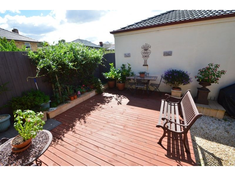 1/2 Hocking Court, Mount Waverley VIC 3149