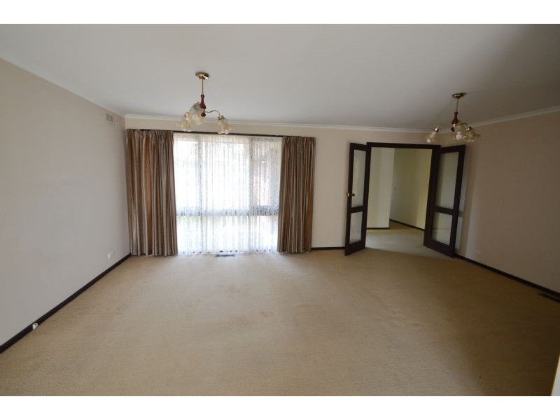 18 Garwain Parade, Glen Waverley VIC 3150