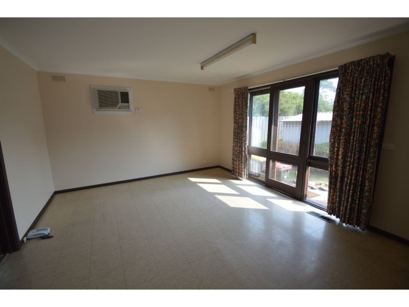 18 Garwain Parade, Glen Waverley VIC 3150