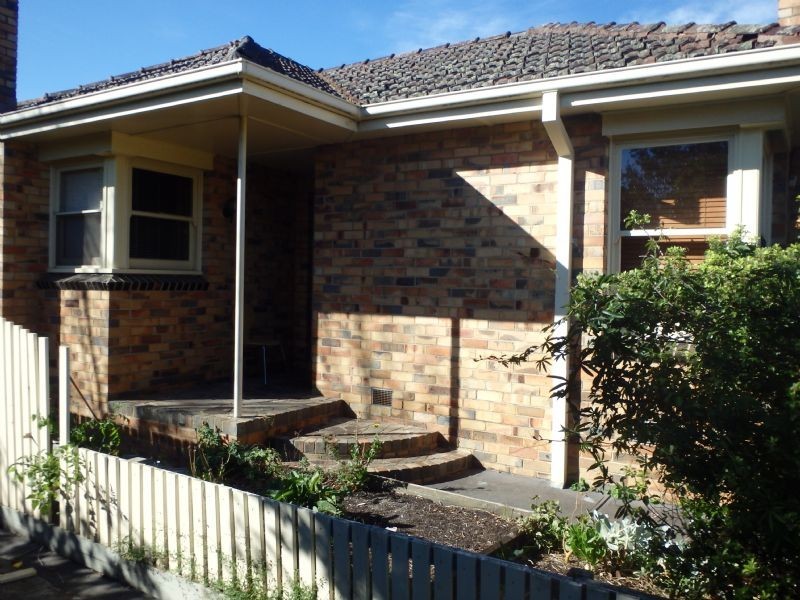 1/4 Glenmore Grove, Mount Waverley VIC 3149