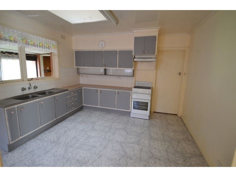 8 Clivejay Street, Glen Waverley VIC 3150