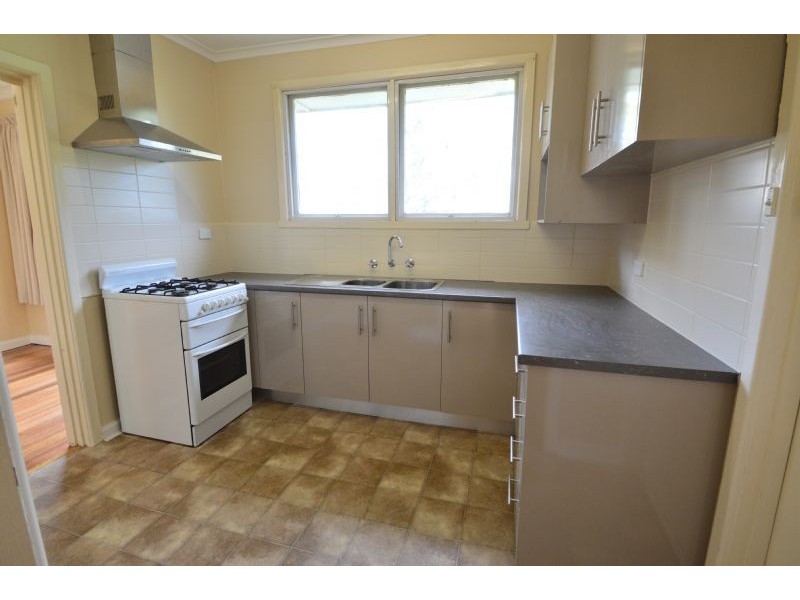 18 Roberts Street, Glen Waverley VIC 3150
