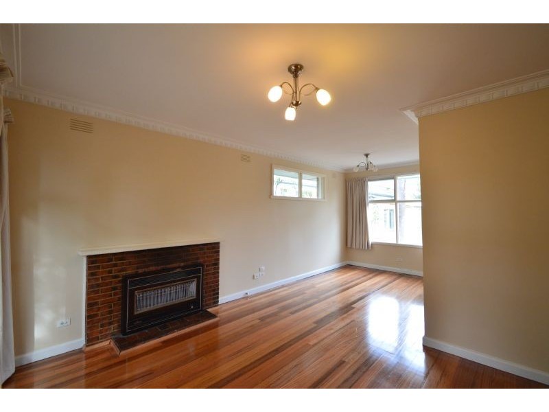 18 Roberts Street, Glen Waverley VIC 3150