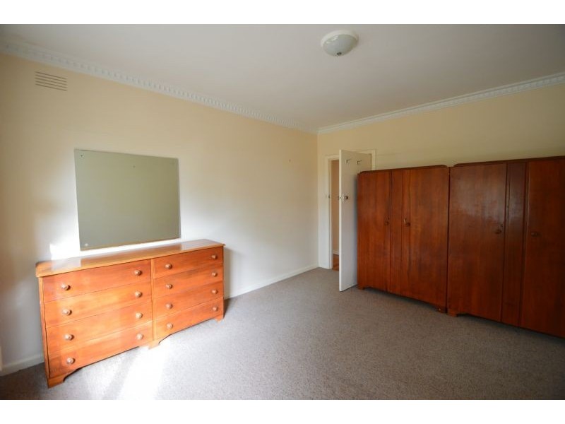 18 Roberts Street, Glen Waverley VIC 3150