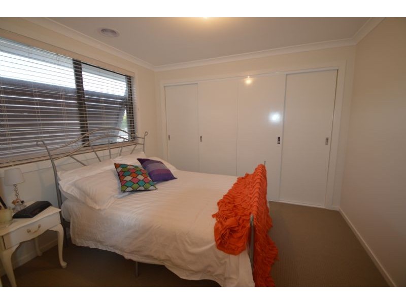 2/4 Wilkes Street, Ferntree Gully VIC 3156