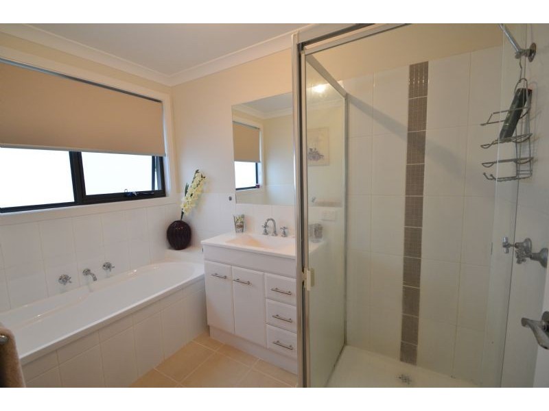 2/4 Wilkes Street, Ferntree Gully VIC 3156