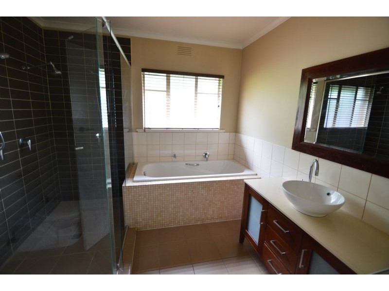 44 Avonhurst Drive, Glen Waverley VIC 3150